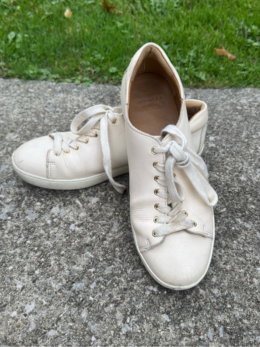 Women’s Casual Cream Leather Lace-Up Sneakers